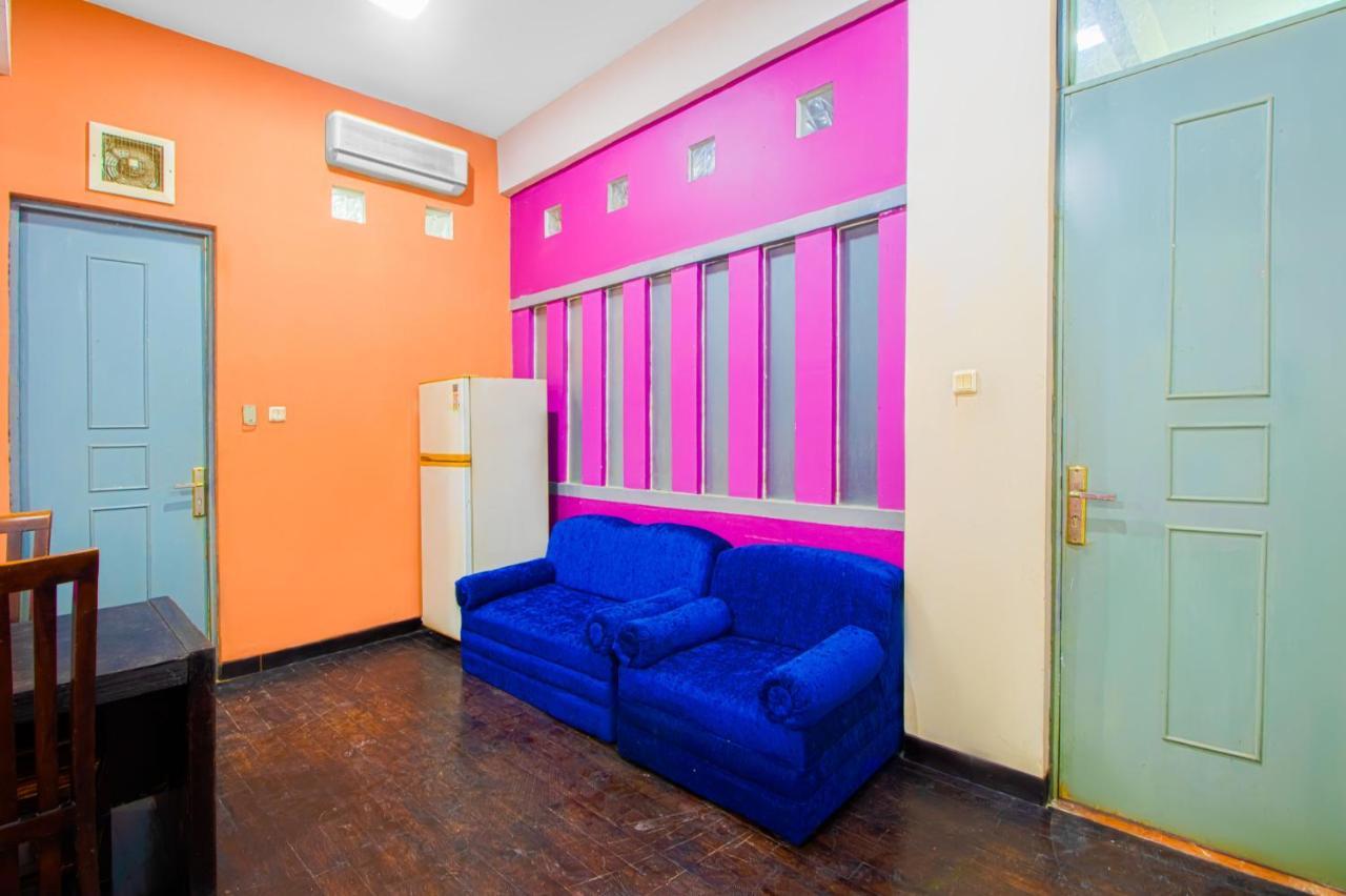 Tobana House Bintaro Hotel Jakarta Exterior photo